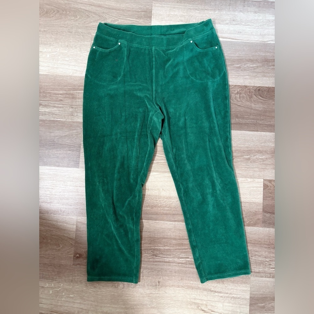 Quacker Factory Green Corduroy Pants